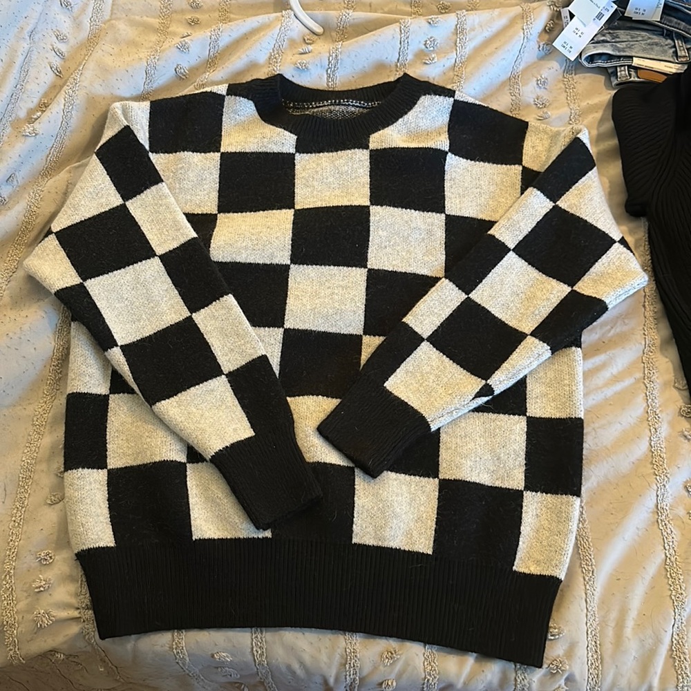 Boutique checkered sweater